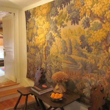 Domaine Du Chateau De Marchangy Guest house